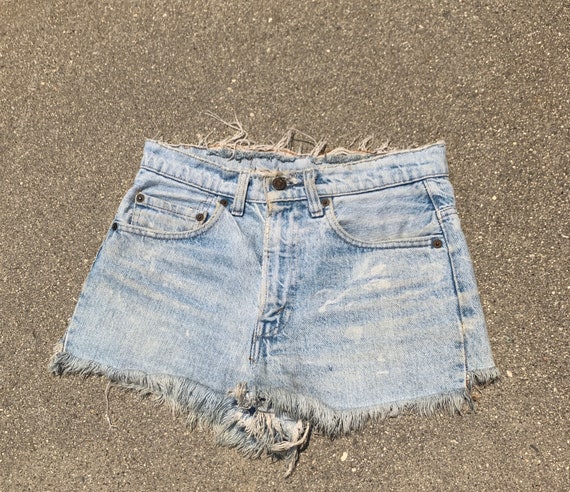 levi's light wash shorts