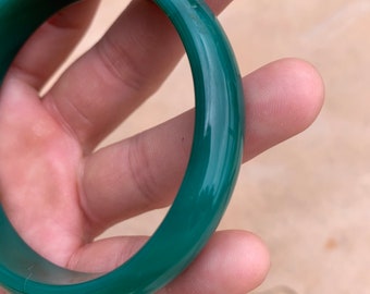 Chinese Asian Bold Green Jade Vintage Bangle Bracelet