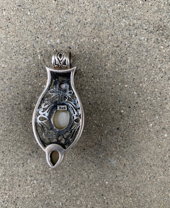 Sterling Silver Mother of Pearl Vintage Pendant - image 5