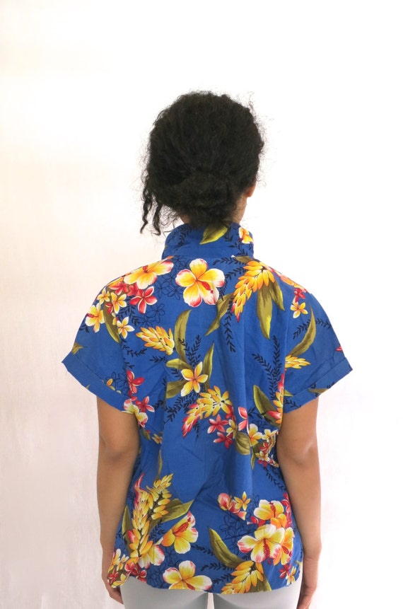 Blue And Yellow Vintage Hawaiian Print TShirt Blo… - image 4