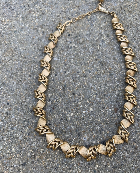 Gold Plated Vintage Trifari Choker Adjustable Necklace Gem