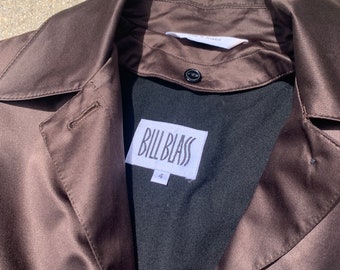 Bill Blass Sleek Chocolate Brown Chic Trenchcoat Style Vintage Jacket Coat with Removable Wool Lining and Hidden Buttons Size 4