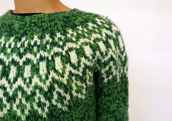 Green And White Winter Wonderland Vintage Knit Sw… - image 4