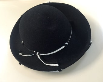 Vintage MCM Cream Black Wool Bucket Wire Roll Brim Ribbon  display picture 1