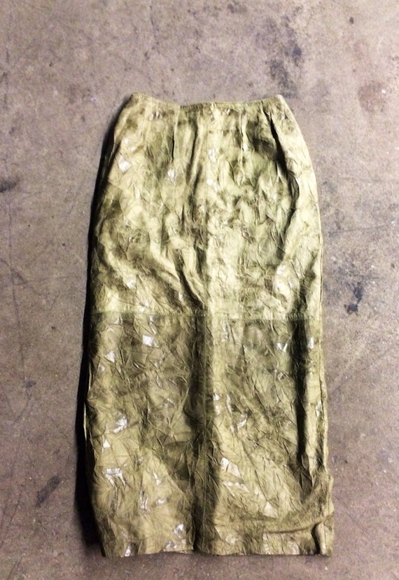 The Vintage Green Leather Crinkle Pencil Skirt