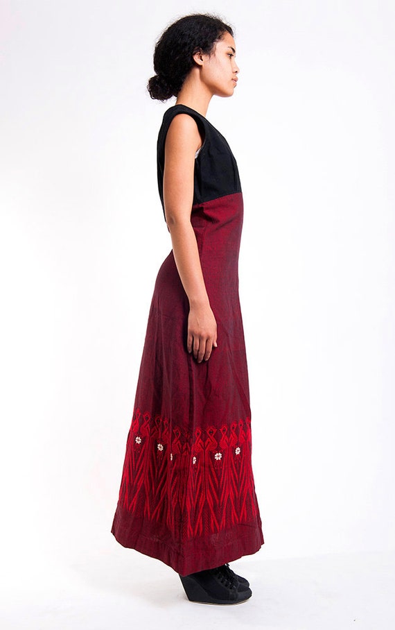 The Vintage Black and Red Embroidered Peacock Dres