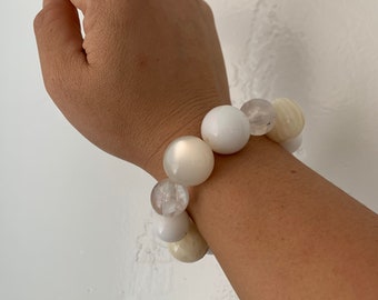 White Beige and Clear Swirl Lucite Vintage Large Bead Bracelet