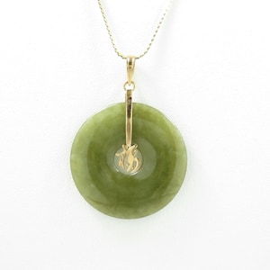 14k Gold Jade Necklace; Vintage Jade Necklace; 14k Gold Chain; 14k Gold Necklace; China Chinese Export Jewelry; Jade Pendant Necklace; Retro
