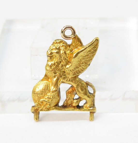 14k Gold Winged Lion Charm; Vintage Charm; Retro C