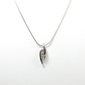 18k Gold Diamond Pendant Necklace; Vintage Diamond Necklace; Vintage Pendant Necklace; Retro Diamond Necklace; Vintage 18k Gold Necklace
