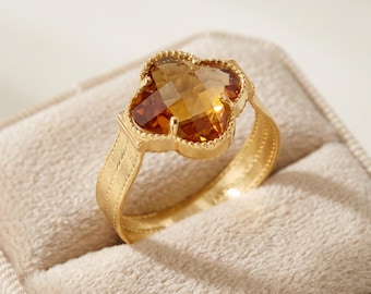 14K Gold Clover Ring • Zultanite Ring • Gemstone Ring • Birthstone Jewelry