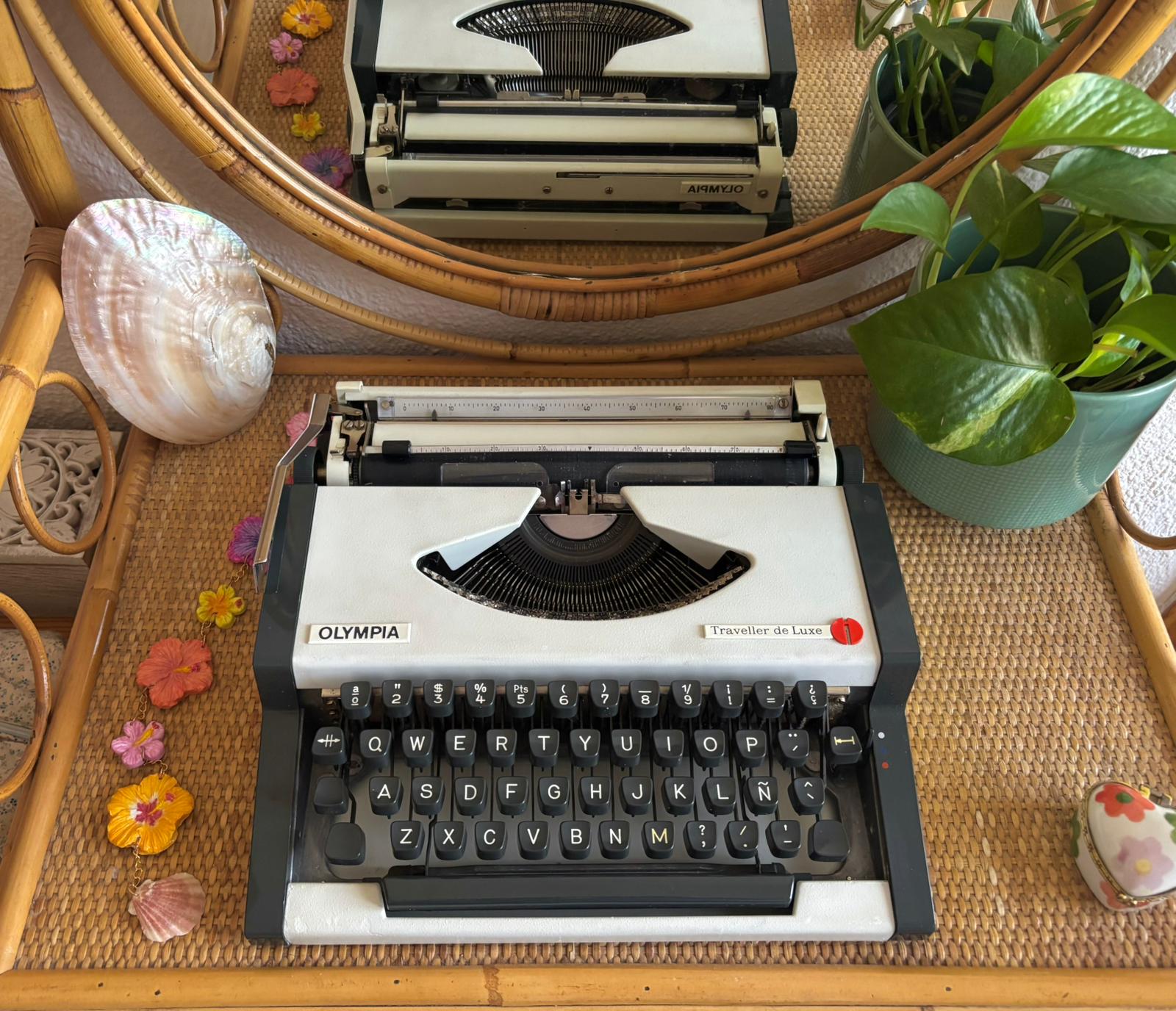 Olympia typewriter - Etsy 日本