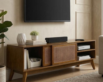 Mobile porta TV in legno con ante scorrevoli: consolle multimediale moderna, complemento d'arredo per il soggiorno.