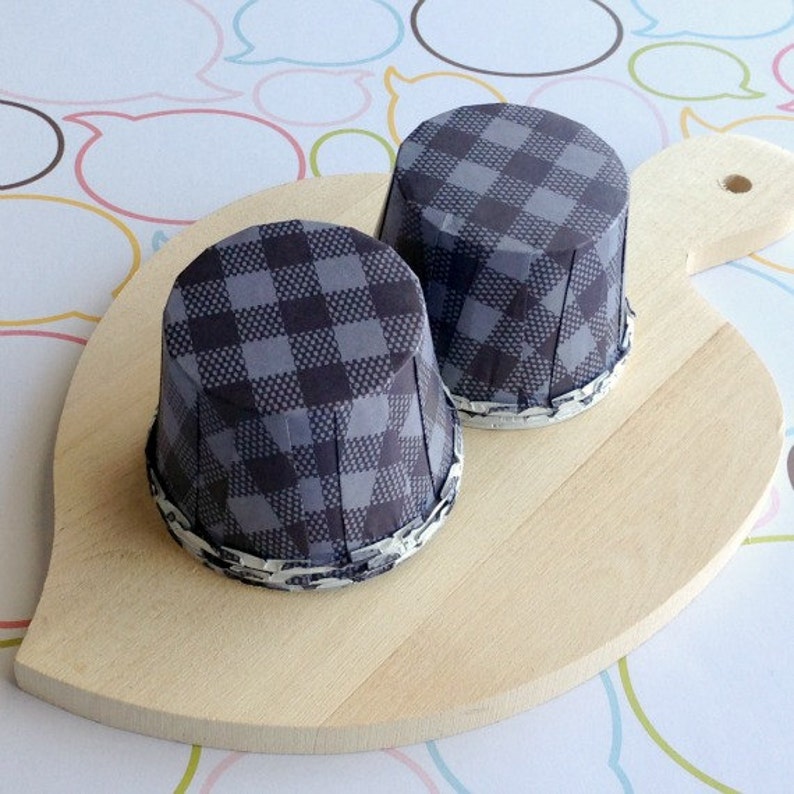 25 Navy Blue Gingham Baking Cups image 1