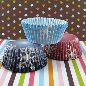 Assorted Snow Flakes Standard Cupcake Liners image 1