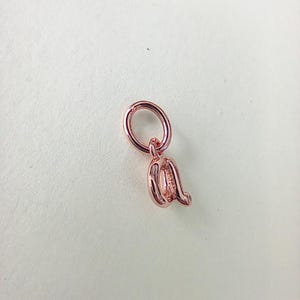 Pandora Rose Gold Moments Letra a Script Alfabeto kirjainkoru hela