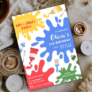 Pode incluir: Convite para uma festa de arte com respingos de tinta amarelos, azuis, vermelhos e verdes. O convite diz "Join us for an Art & Craft Party" e anuncia o 7º aniversário de Olivia em 15 de março.