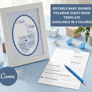Op de afbeelding: Een witte fotolijst met een blauw-wit geblokt bord met de tekst Notes for Baby en instructies voor een Polaroid-gastenboek. Daarnaast ligt een witte kaart met lijnen voor berichten van gasten en een blauwe pen op een lichtblauw oppervlak.