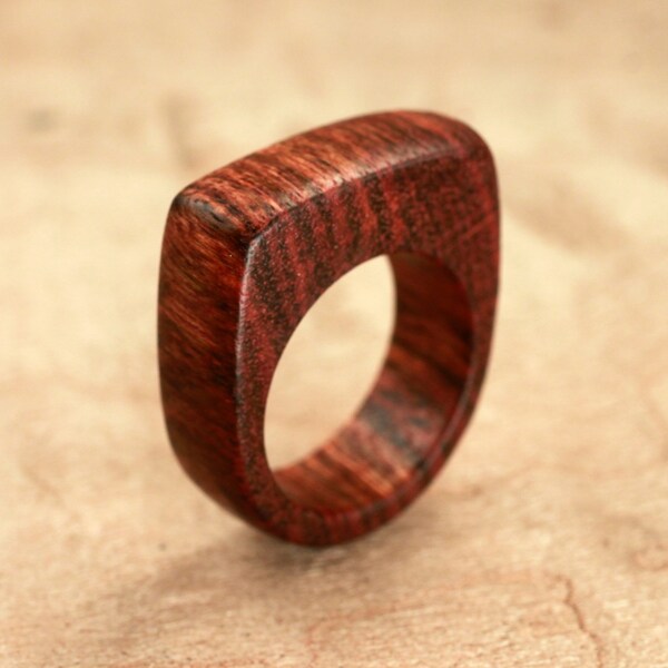 Black Poisonwood Ring No. 13 Size 7 (09-30-2012)