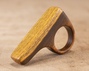 Maat 4 - Lignum Vitae Ring No. 1