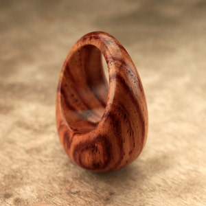 Size 9 Bull Nose Top Honduran Rosewood Ring image 5