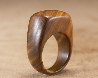 Maat 9 - Lignum Vitae Ring No. 11