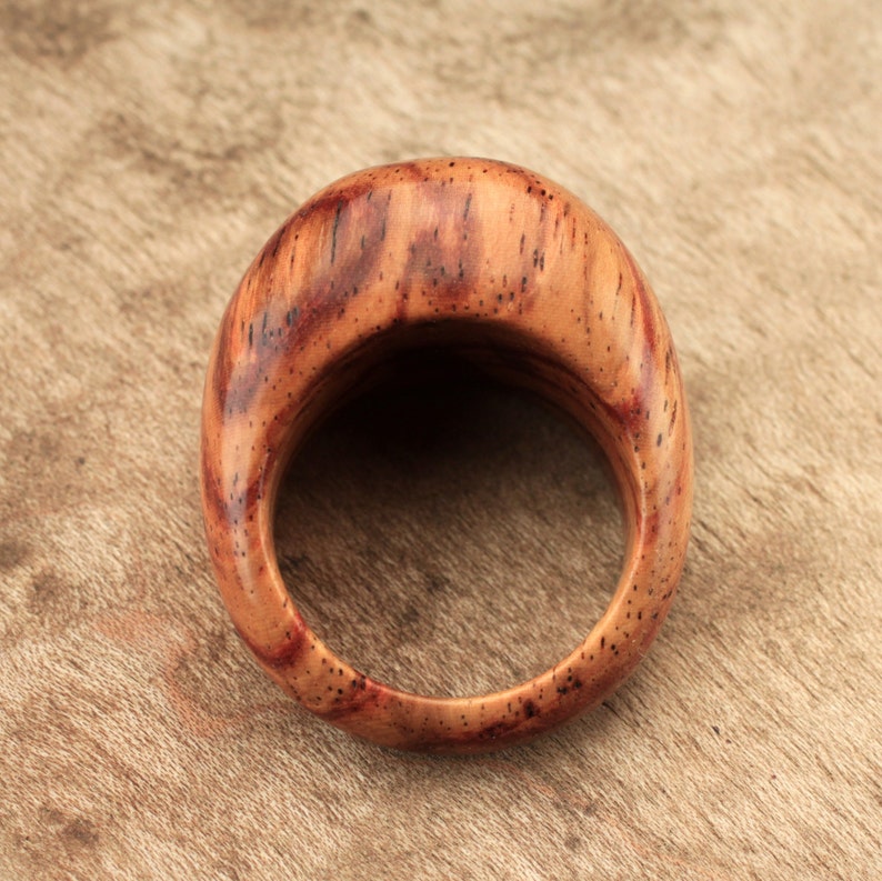 Size 9 Bull Nose Top Honduran Rosewood Ring image 4