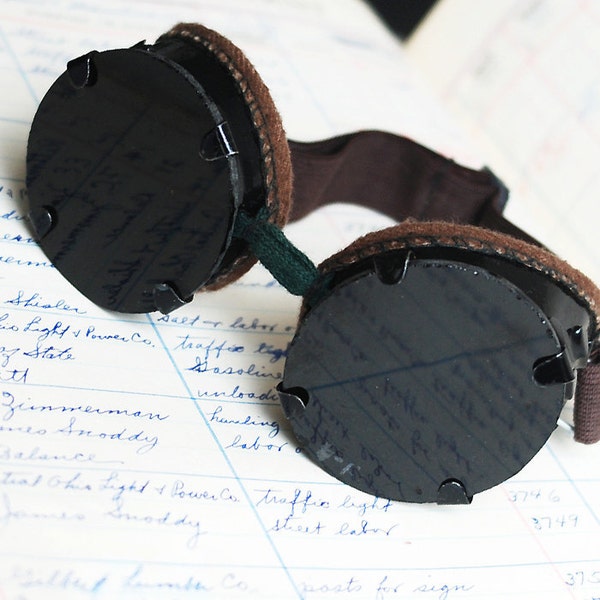 GOGGLES...  vintage spooky glasses...  aviator...  motorcycle...  biker...  great for steampunk, geek production POVT