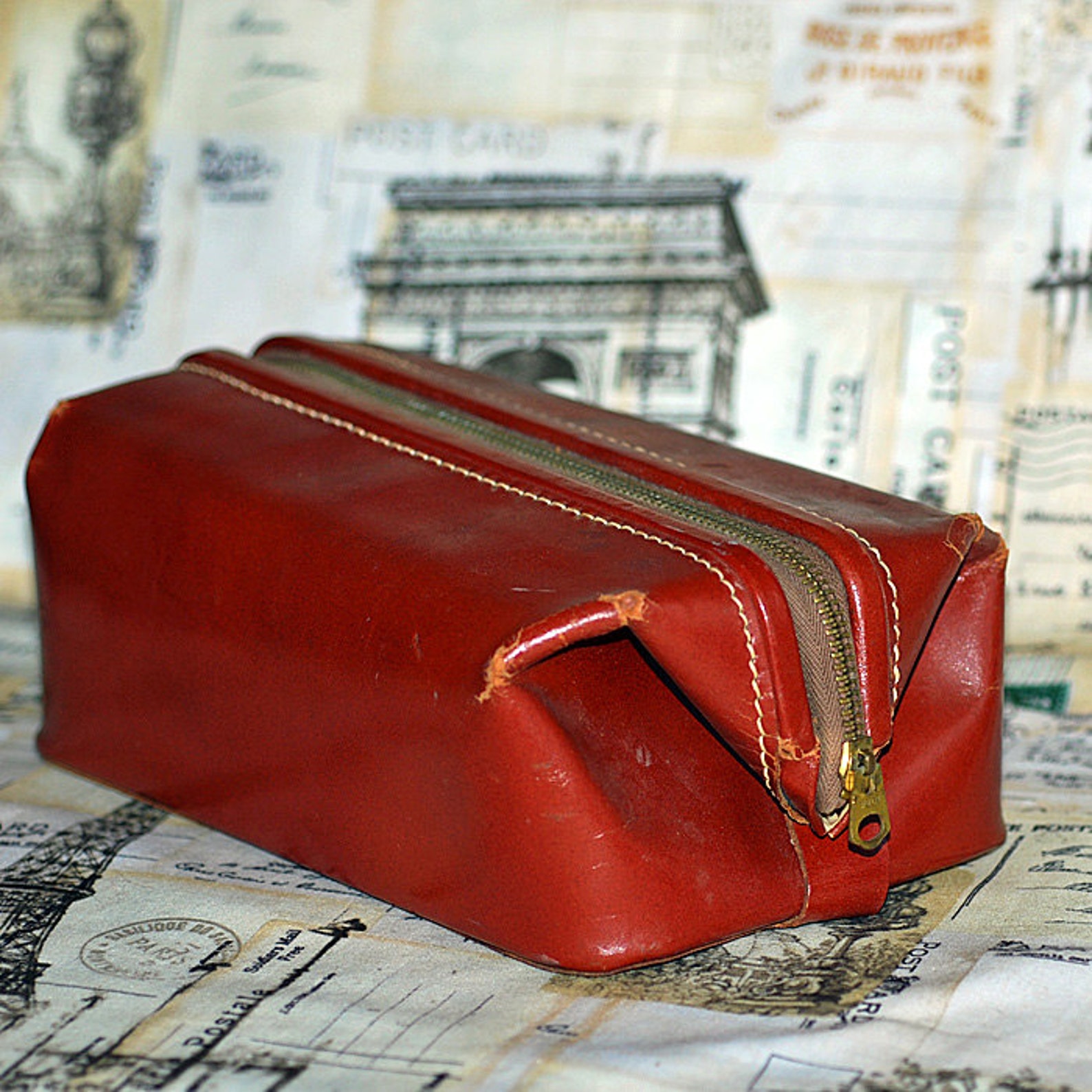 Vintage Old Leather Shaving Bag From an Estate Sale, Bag With Zipper