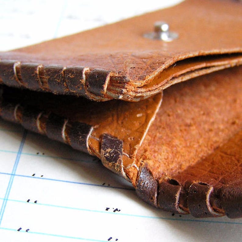 looks great brown color cool vintage holding treasures vintage leather change PURSE UA keeping secrets