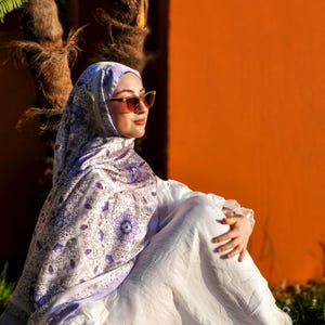 Luxury Satin Hijab – Sophisticated Print Scarf – Lightweight, Non-Slip & Breathable – No Iron Needed Modest Headscarf