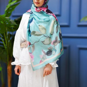 Voile Cotton Hijab – Floral Print Scarf – Lightweight & Wrinkle-Free – Breathable Headscarf – Everyday Modest Fashion Shawl