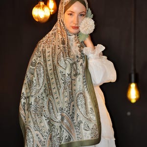 Etnic Print Cotton Hijab – Lightweight Breathable Headscarf – Modest Scarf for Daily Wear – Non-Slip & Wrinkle-Free Shawl