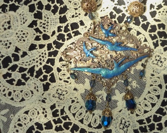 Blauwe ketting zwaluwen - geüpcycled vintage - OOAK