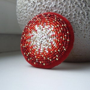Bead embroidered Red Brooch Bead Embroidered Circle Brooch Red White Beadwork image 1