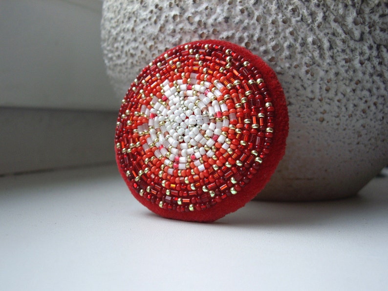 Bead embroidered Red Brooch Bead Embroidered Circle Brooch Red White Beadwork image 1