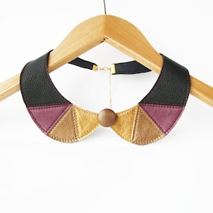 Collier Claudine Noir Collier plastron en cuir métallisé bronze violet noir Collier plastron en cuir avec triangles bijoux noirs