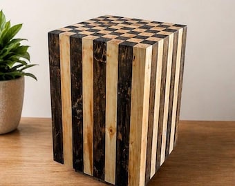 Tavolino da caffè in legno massello fatto a mano con piano a scacchiera / Tavolino d'appoggio rustico moderno / Pezzo unico e funzionale
