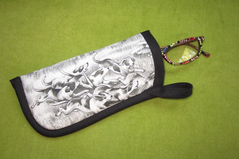 Toille Hunt Scene Padded Eyeglass Case