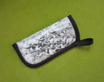 Toille Hunt Scene Padded Eyeglass Case