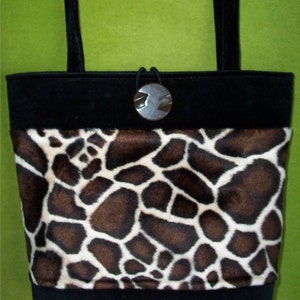Bolso de mano con estampado de jirafa y piel sintética