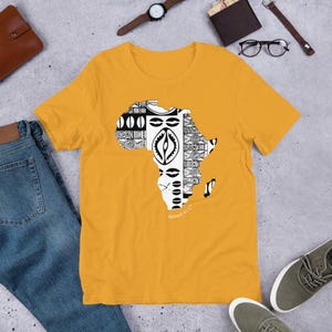 Kaurischelp | Afrikaanse kaart — Gemaakt door Habari 411 — T-shirt uniseks