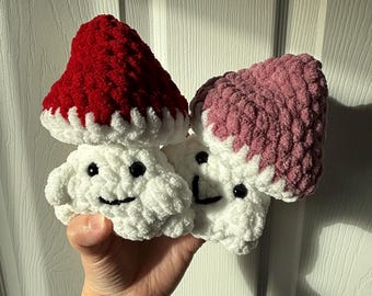 キノコのかぎ針編みのフィジェット ぬいぐるみ | かぎ針編みのあみぐるみキノコのフィジェット ぬいぐるみ