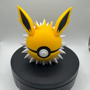 Jolteon Pokéball Prop - 3D Printed with High Quality Settings