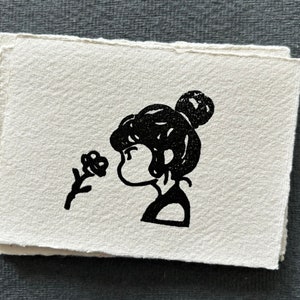 Flor, cita de vida, mini arte, mini impresión, corte de linóleo, impresión en bloque, original, minimalista, tarjeta, impreso a mano, A7, monocromo, sello