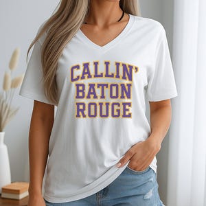 Camiseta deportiva de Baton Rouge, Louisiana, camiseta para el día del partido, canción country, cuello en V Tigers Pride, canción Calling Baton Rouge, camiseta ajustada con cuello en V