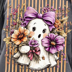 Fantasma botánico PNG, Fantasma con lazo, Fantasma floral PNG, Estética de Halloween, Temporada espeluznante femenina PNG, Diseño de camiseta bohemia de Halloween, Transferencia DTF