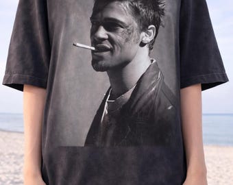 The shirt patterns toucans of Tyler Durden (Brad Pitt) in Fight Club