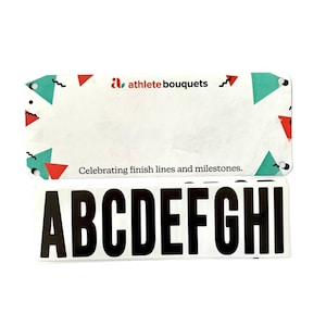 Pen & Paces and Athlete Bouquets Collaboration - Yell my name race bib topper kit!