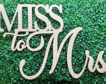 Miss to Mrs wood sign bridal shower backdrop